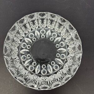 Vintage Heavy Clear Decorative Glass Round Ashtray 6 Inch Diameter A2